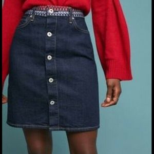 SOLDLevi's high-rise denim skirt